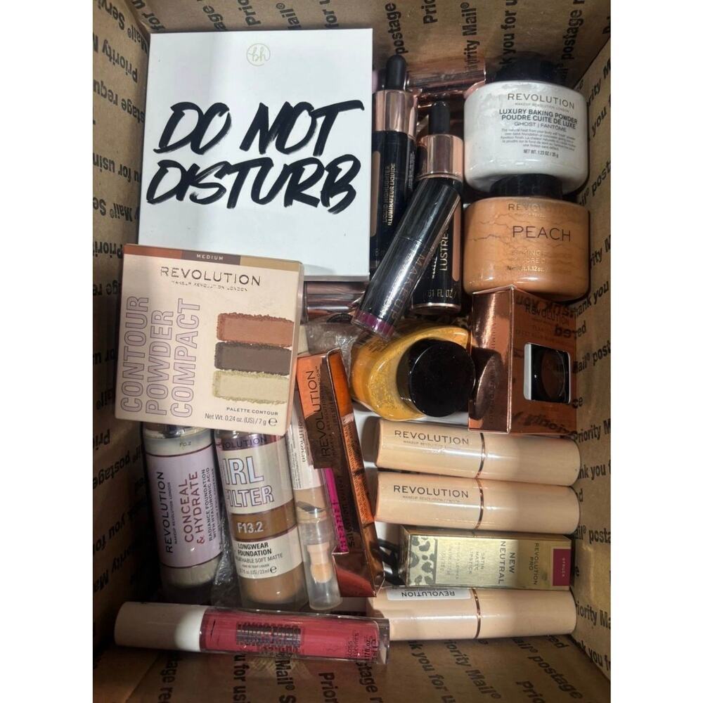 100 Pcs Revolution Resellers Makeup Bundle. - Picture 2 of 5
